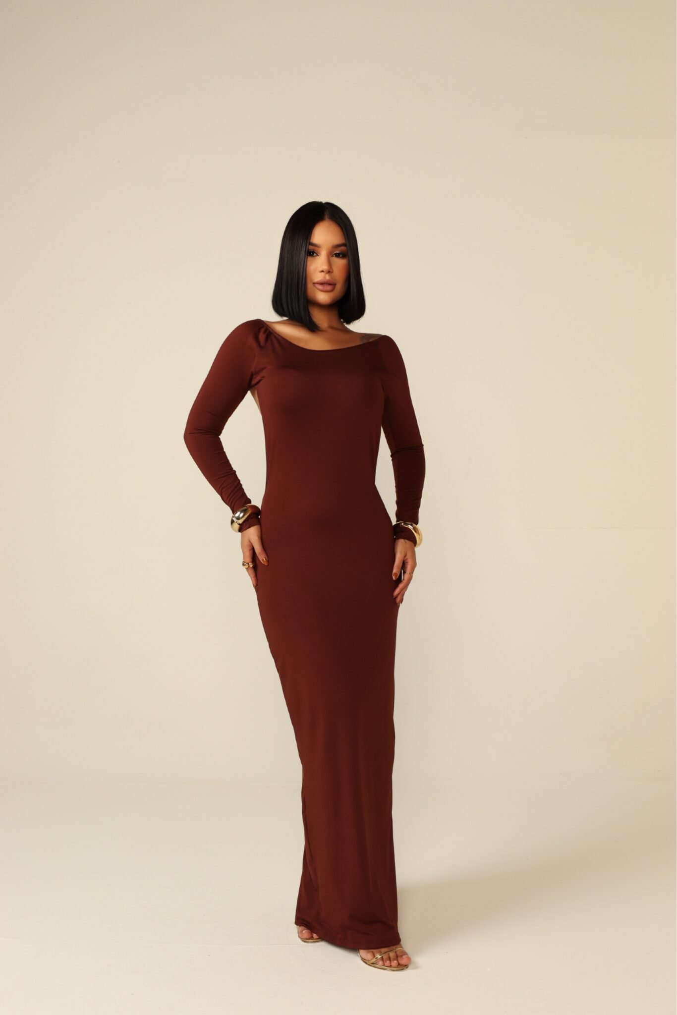 Morena Brazil - Vestido Longo e Costas Nua Bia